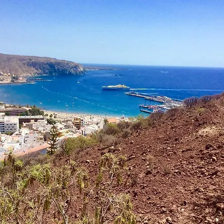 Daire With Terrace In Playa De Americas *
